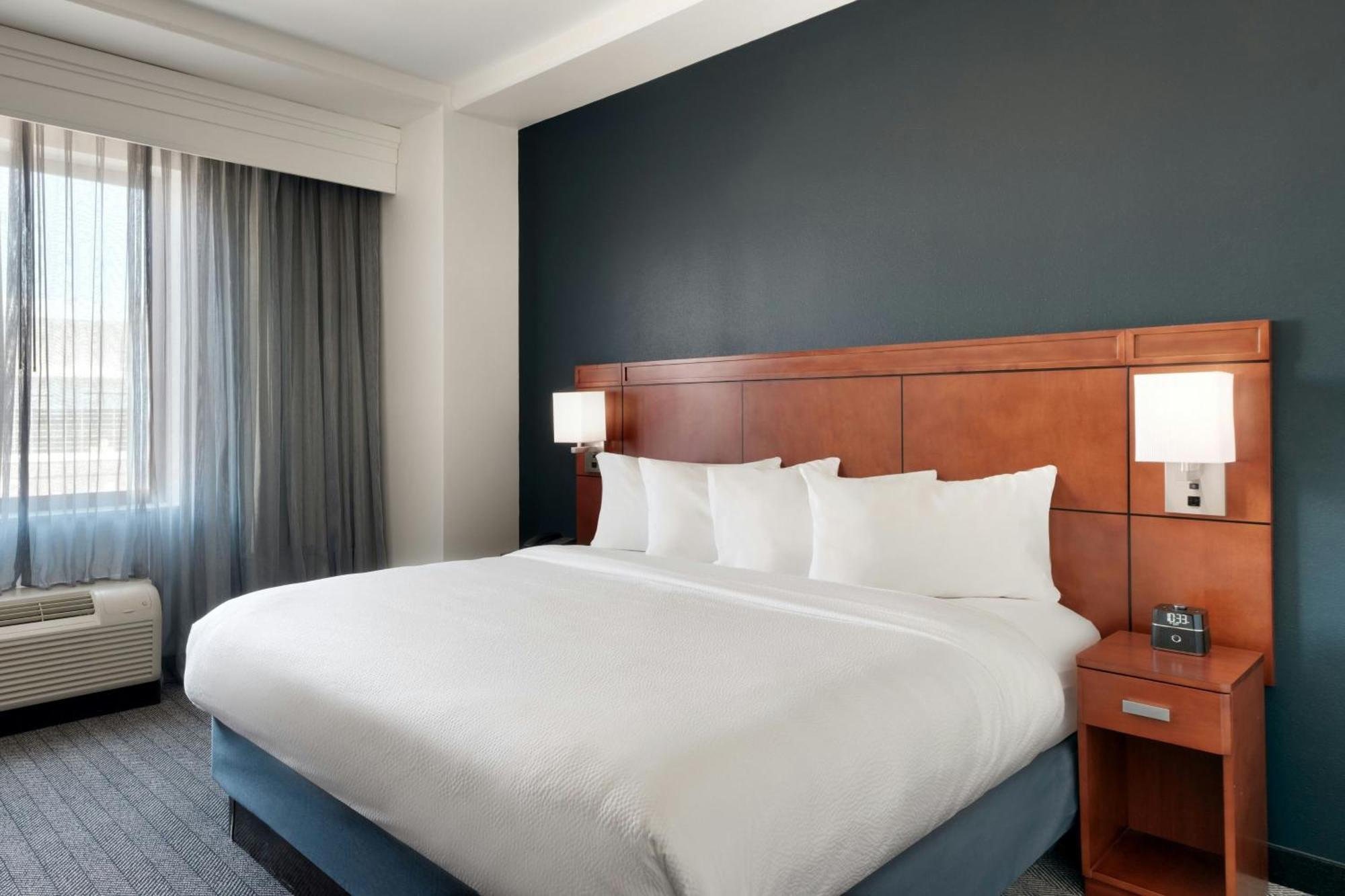 Courtyard Lincoln Downtown Hotel Ngoại thất bức ảnh