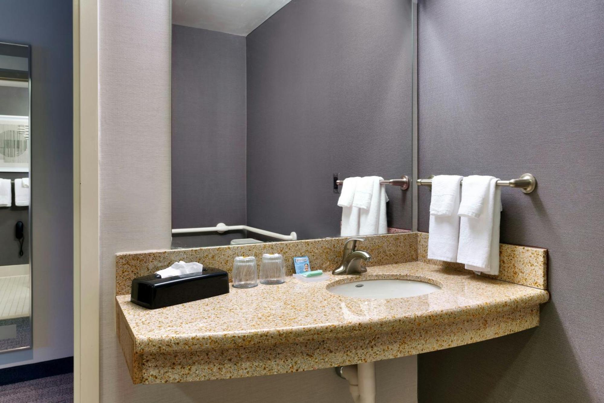 Courtyard Lincoln Downtown Hotel Ngoại thất bức ảnh
